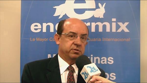 Tecnologia de compostagem para o tratamento de dejetos suínos. Dr. Paulo Armando V. de Oliveira (Embrapa)