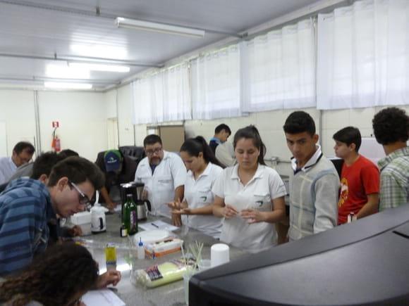 PRATICA NO LABORATÓRIO